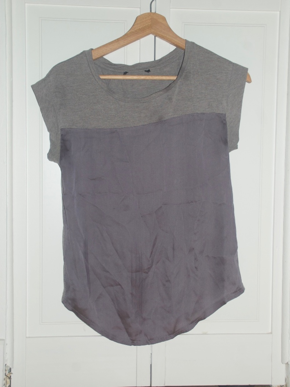 GREY T SHIRT , S - Picture 1 of 1